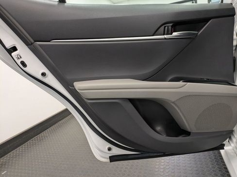 Used 2019 Toyota Camry LE FWD image 23