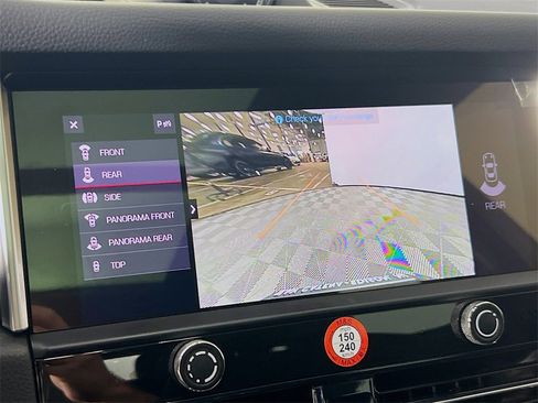 Certified 2023 Porsche Macan S image 17