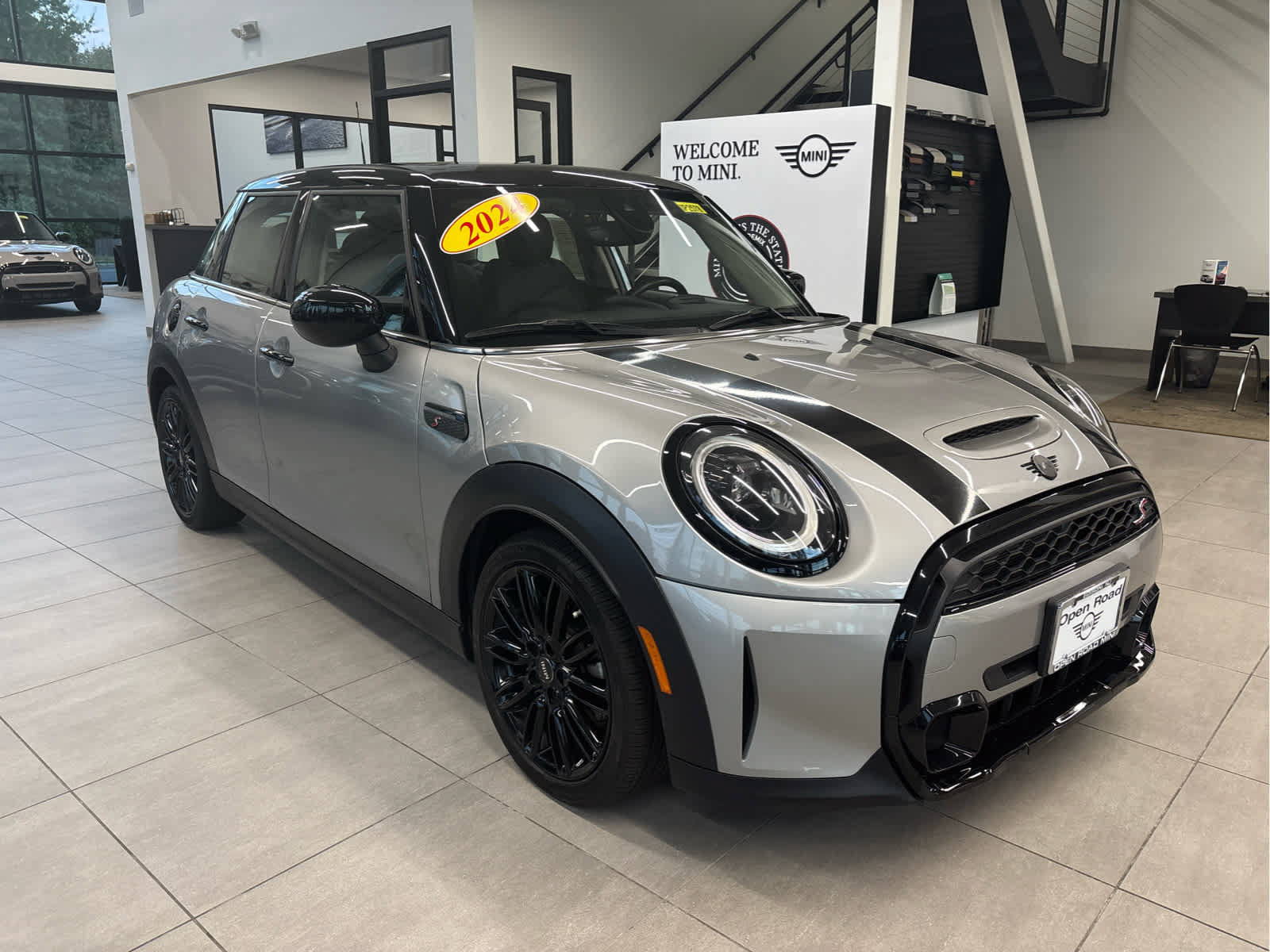 Used 2024 MINI Cooper S FWD image 3