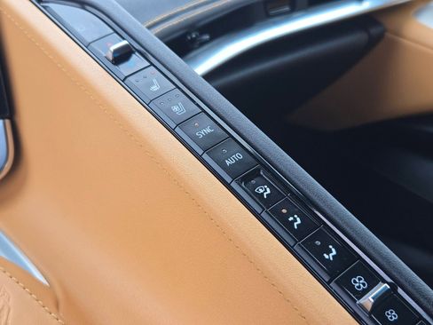 Used 2020 Chevrolet Corvette Stingray Preferred Cpe w/ 2LT Preferred Equipment Group image 17