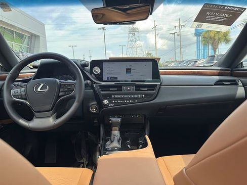 Certified 2025 Lexus ES 300h w/ Premium Package FWD image 14