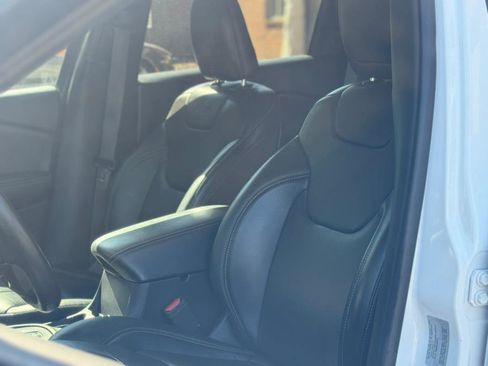 Used 2018 Jeep Cherokee Limited w/ High Altitude Package image 11