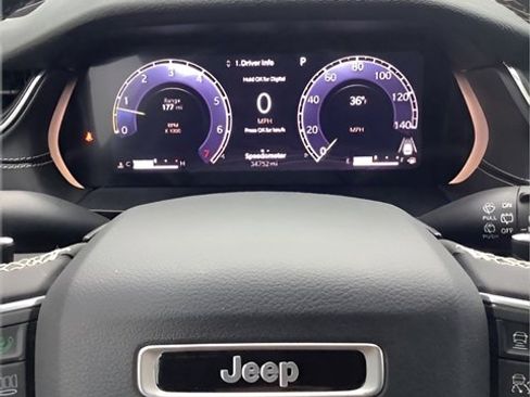 Used 2023 Jeep Grand Cherokee Laredo w/ Luxury Tech Group I image 12