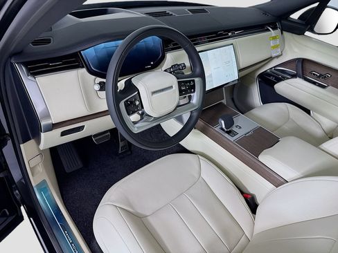 New 2026 Land Rover Range Rover Long Wheelbase SE AWD/4WD image 9