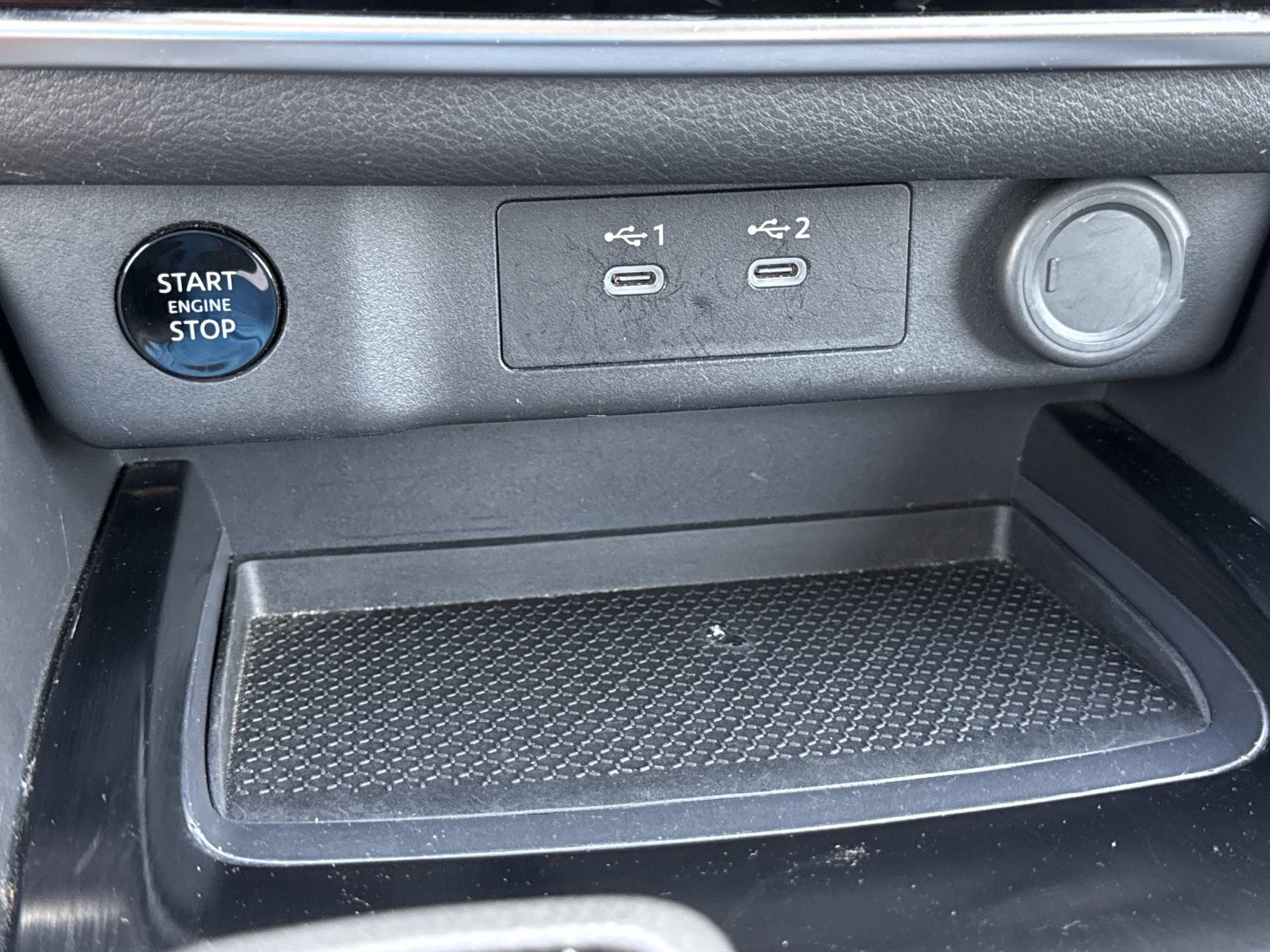 Used 2025 Nissan Rogue S FWD image 25