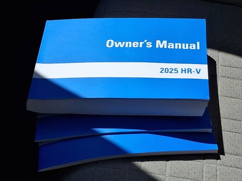 Used 2025 Honda HR-V LX image 25