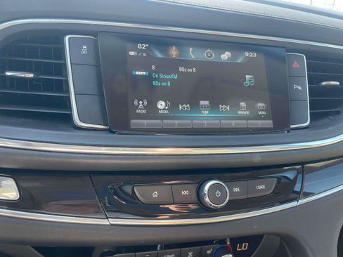 Used 2019 Buick Enclave Essence FWD image 19