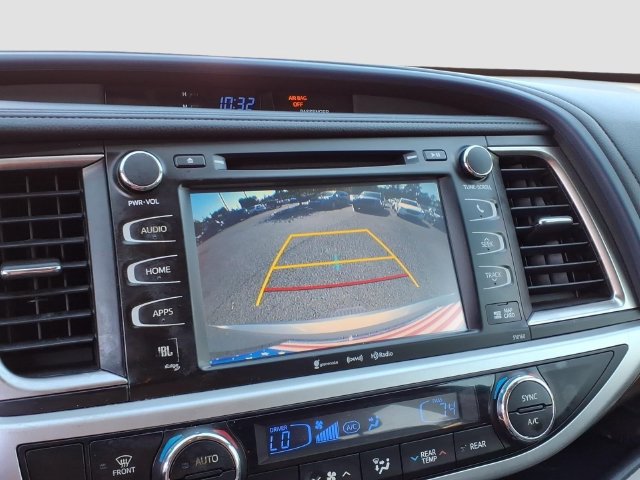 Used 2016 Toyota Highlander Limited FWD image 15
