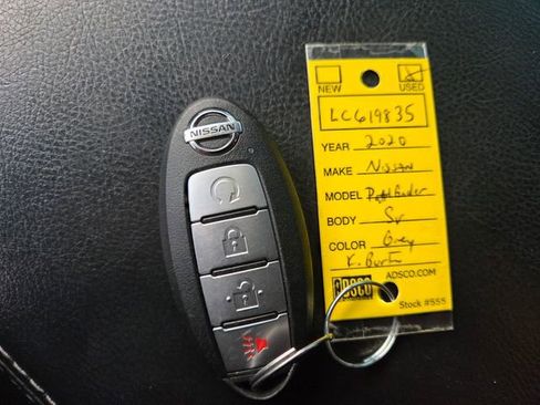 Used 2020 Nissan Pathfinder SV image 15