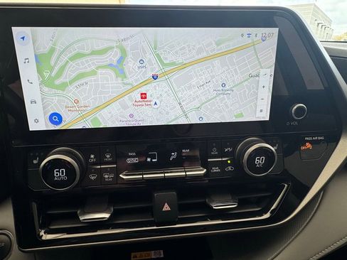 Used 2025 Toyota Highlander XLE image 20