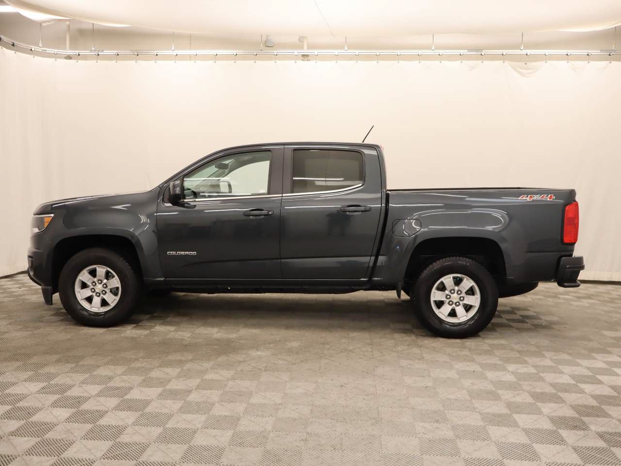 Used 2018 Chevrolet Colorado W/T w/ WT Convenience Package AWD/4WD image 2