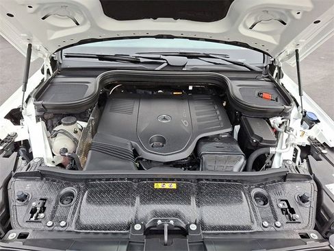 Certified 2025 Mercedes-Benz GLS 450 4MATIC image 29