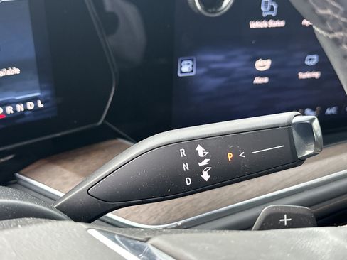 Certified 2025 Chevrolet Tahoe High Country image 32