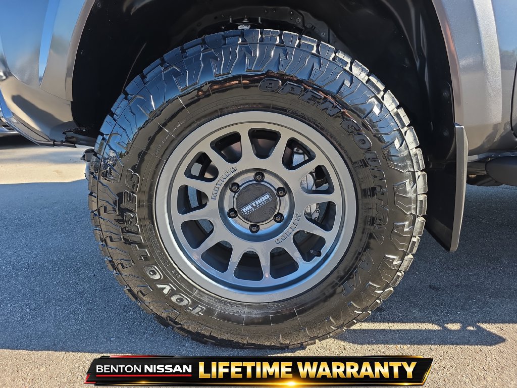 Used 2022 Toyota Tacoma TRD Sport w/ Technology Package AWD/4WD image 5