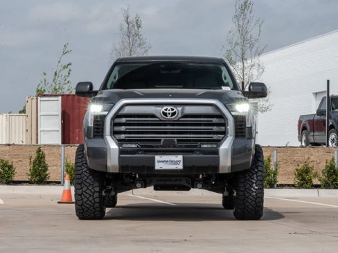 Used 2024 Toyota Tundra Limited image 2
