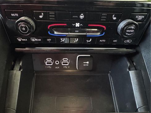 Used 2025 Jeep Grand Cherokee L Laredo AWD/4WD image 22