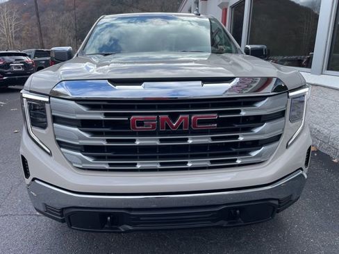 New 2026 GMC Sierra 1500 SLE image 3