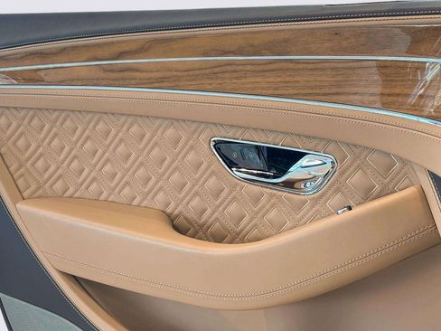 Used 2020 Bentley Continental GT V8 image 27