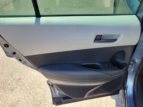 Used 2025 Toyota Corolla Cross L FWD image 8
