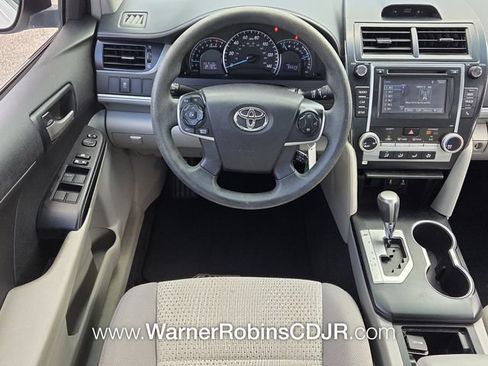 Used 2014 Toyota Camry LE FWD image 7