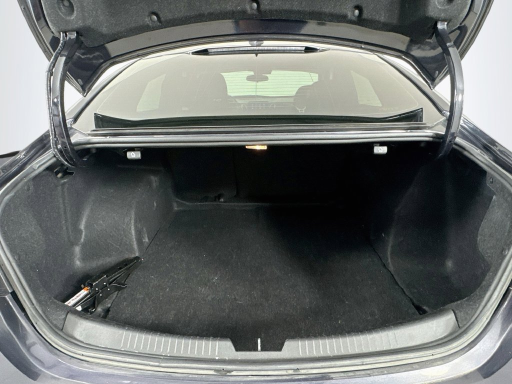 Used 2023 Chevrolet Malibu LT FWD image 30