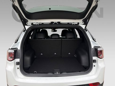 New 2026 Jeep Compass Latitude image 21