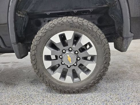 Used 2021 Chevrolet Silverado 2500 Custom w/ Custom Value Package AWD/4WD image 5
