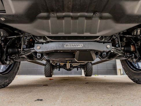 Used 2025 GMC Sierra 2500 AT4X w/ AT4X AEV Edition AWD/4WD image 15