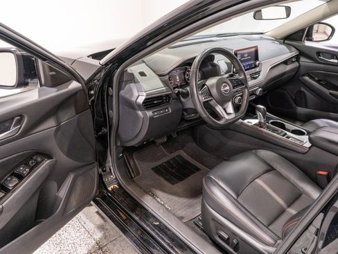 Used 2024 Nissan Altima 2.5 SR AWD/4WD image 12