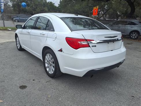 Used 2014 Chrysler 200 Touring FWD image 5