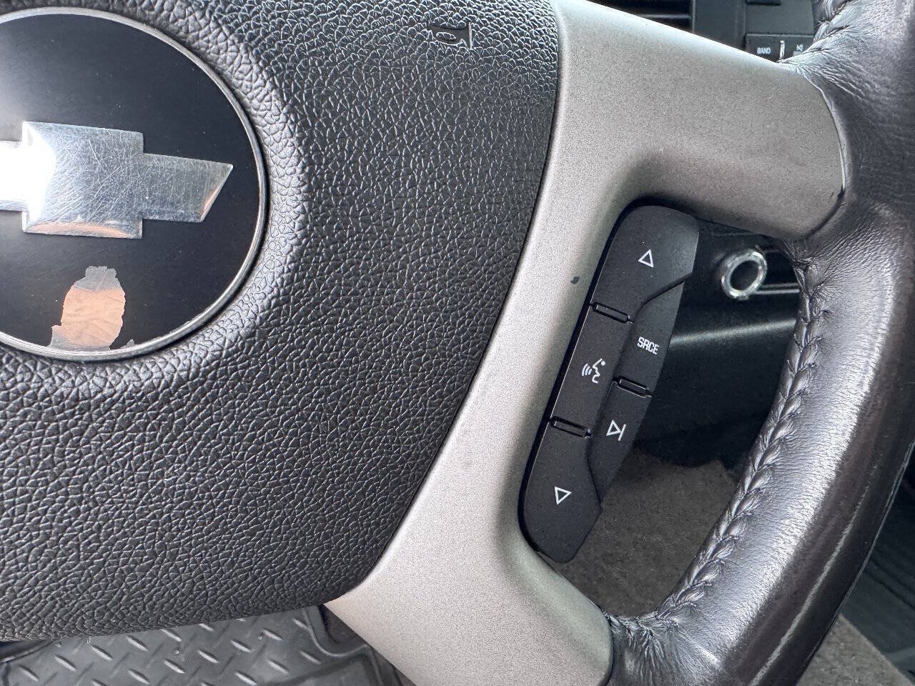 Used 2007 Chevrolet Silverado 2500 LT w/ 1LT Convenience Package AWD/4WD image 17