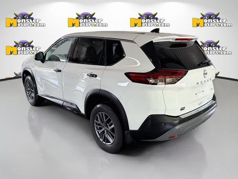 Used 2023 Nissan Rogue S AWD/4WD image 6