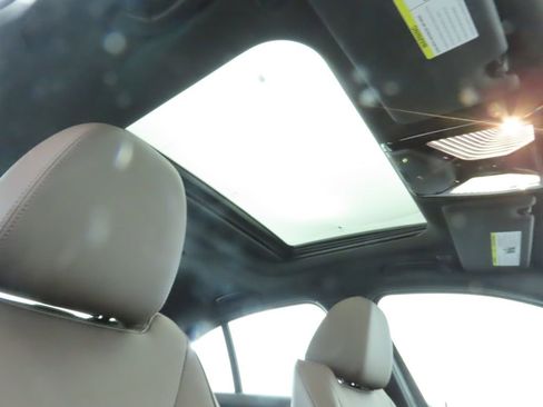 New 2026 BMW 330i Sedan w/ Premium Package image 19