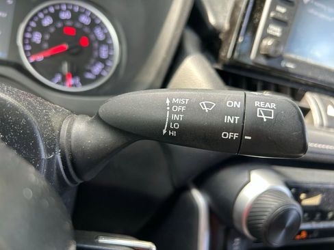 Used 2021 Toyota RAV4 LE FWD image 20