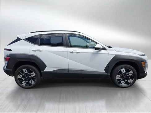 Used 2024 Hyundai Kona SEL AWD/4WD image 2