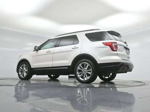 Used 2018 Ford Explorer XLT w/ Equipment Group 202A FWD image 50