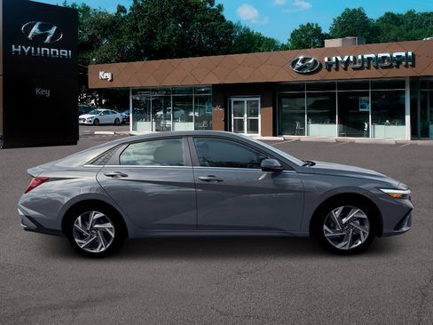 New 2026 Hyundai Elantra Limited image 9