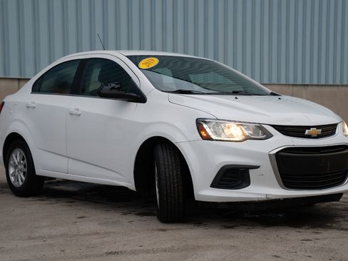 Used 2019 Chevrolet Sonic LT image 5
