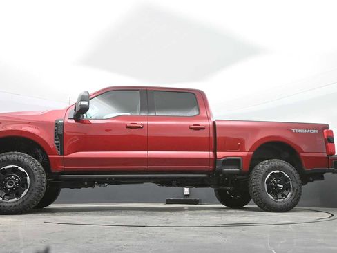 New 2025 Ford F250 XLT w/ Black Appearance Package image 34