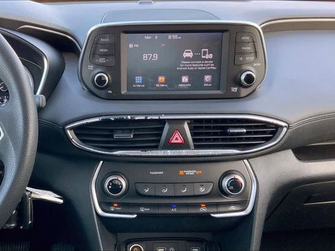 Used 2019 Hyundai Santa Fe SE image 7