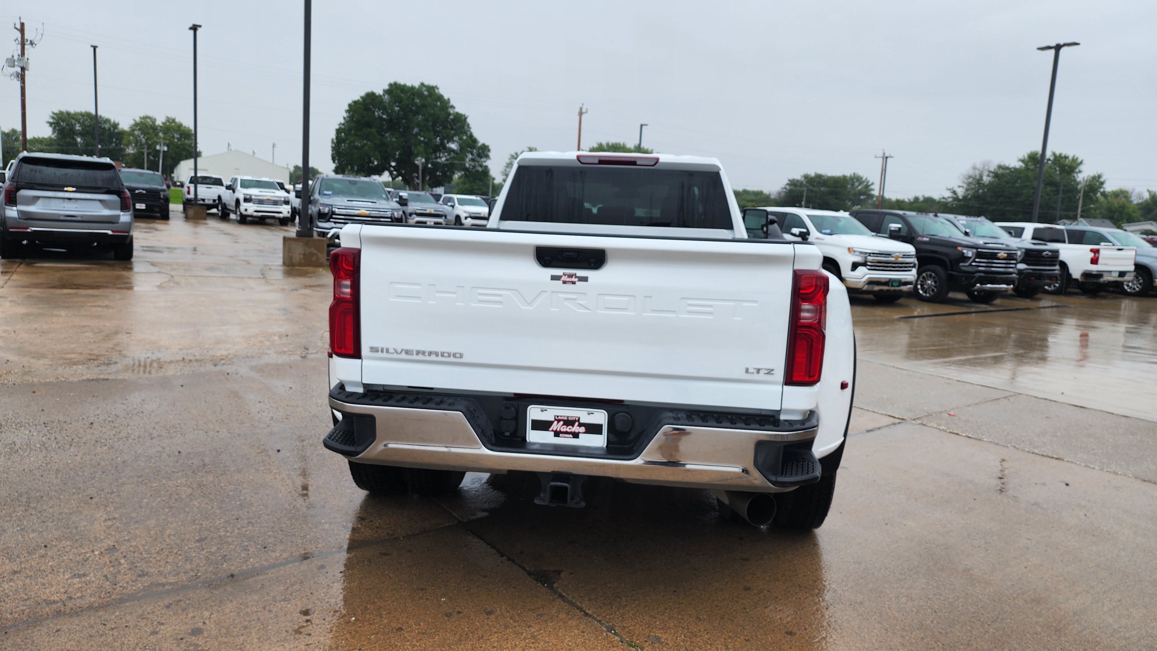 Used 2026 Chevrolet Silverado 3500 LTZ w/ LTZ Convenience Package AWD/4WD image 6