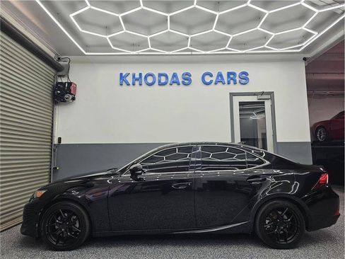 Used 2015 Lexus IS 250 RWD image 1