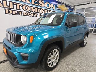 Used 2022 Jeep Renegade Latitude w/ Convenience Group image 1