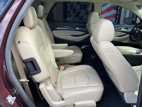 Used 2018 Buick Enclave Essence image 14