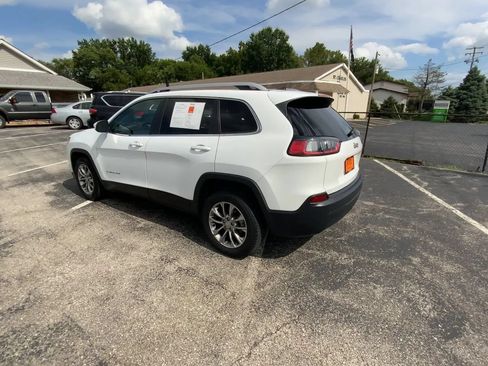 Used 2019 Jeep Cherokee Latitude Plus FWD image 2
