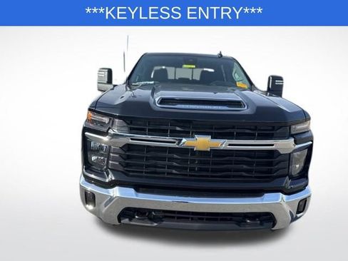 Used 2026 Chevrolet Silverado 2500 LT w/ Convenience Package image 8