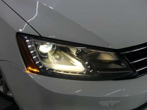 Used 2015 Volkswagen Jetta SE FWD image 15