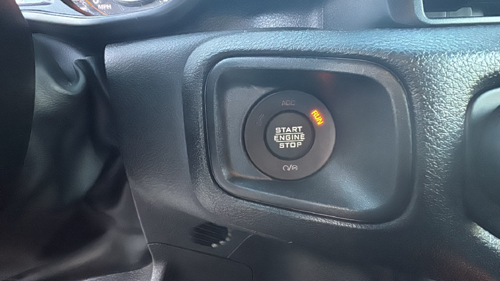Used 2025 Jeep Wrangler Sport AWD/4WD image 17