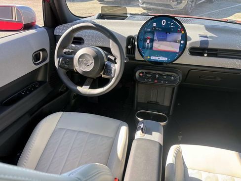 Certified 2025 MINI Cooper S image 31