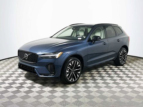 New 2026 Volvo XC60 B5 Ultra w/ Climate Package PRO image 3